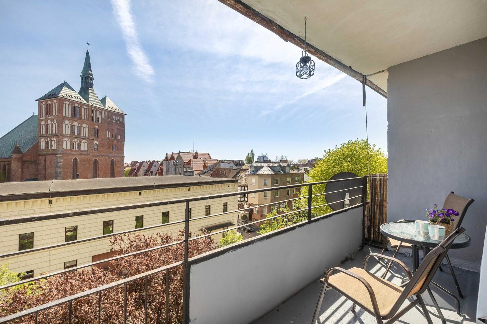 Waska Bright With Balcony By Renters Apartment
